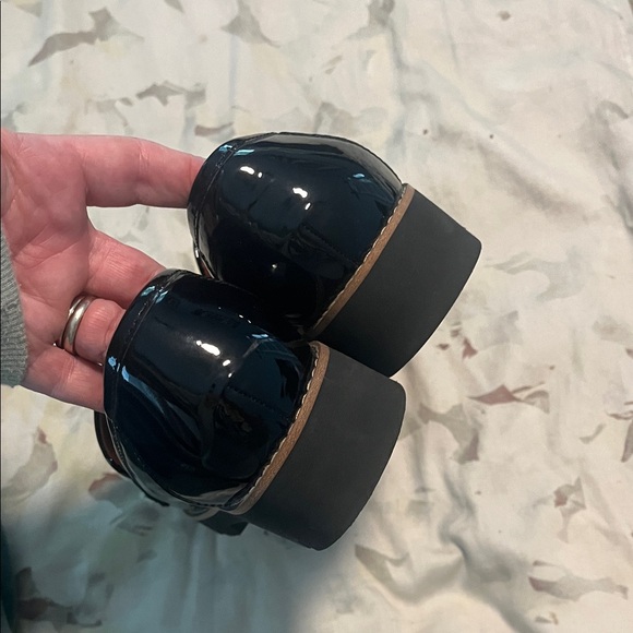 Vionic Shiny Black Women's Loafers - Picture 5 of 7